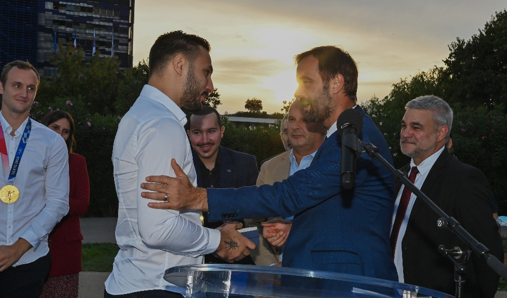 Ambiance détendue pour la remise des médailles de la ville