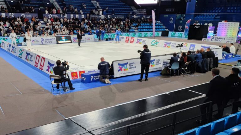 Match de judo en cours à la Judo Pro League.