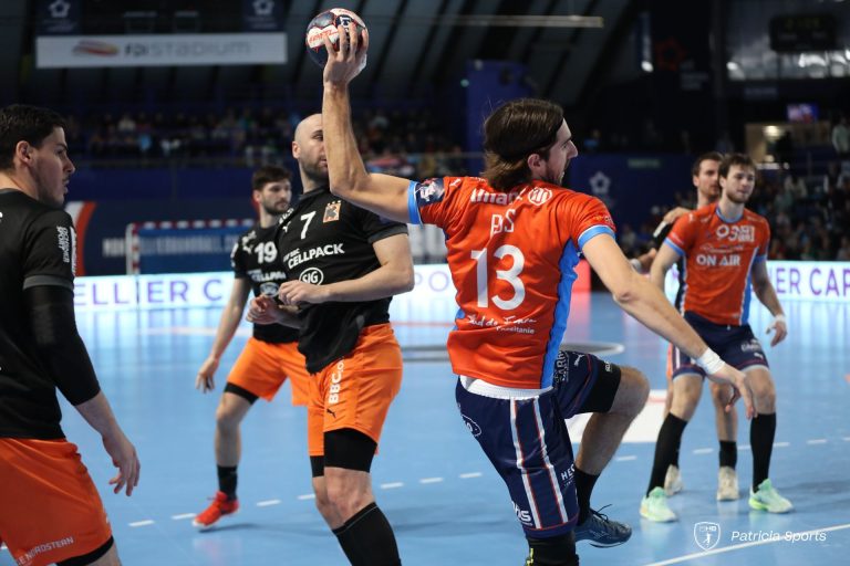 Match de handball en cours d'action