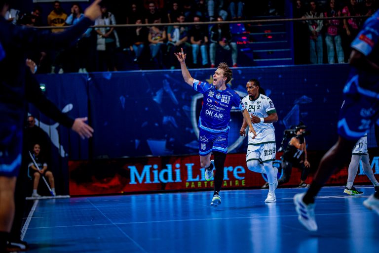 Joueurs de handball pendant un match professionnel