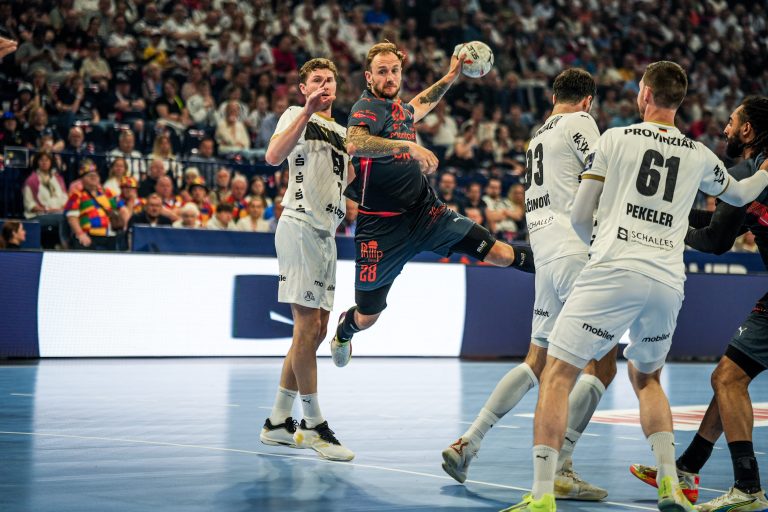 FINAL 4 : MHB vs THW KIEL