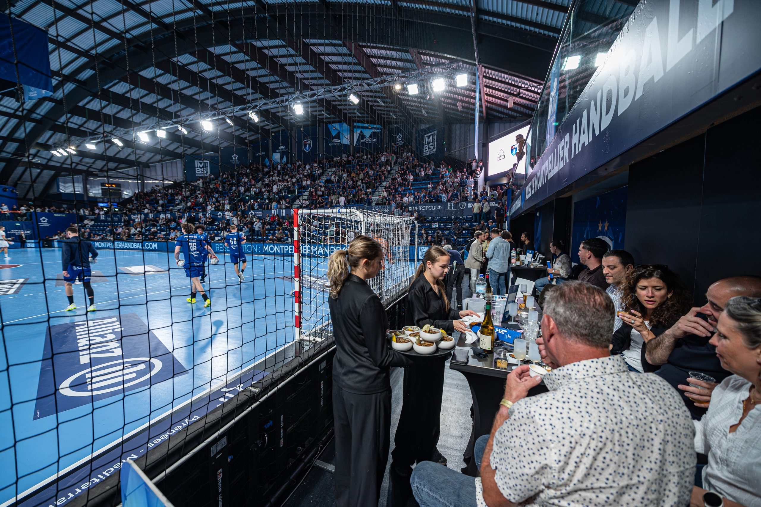 Match de handball à Montpellier, public et restauration.